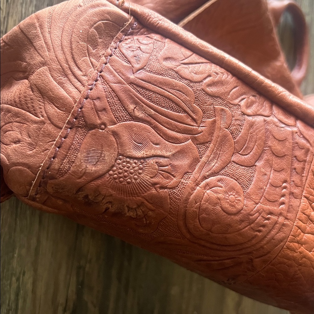 American leather co. brand Embossed Leather Backpack purse - Picture 3 of 10